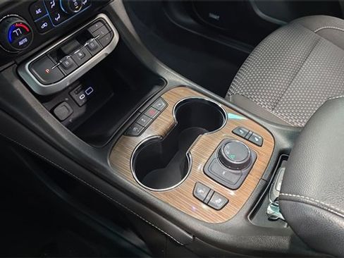 Used 2023 GMC Acadia SLE w/ Driver Convenience Package image 20