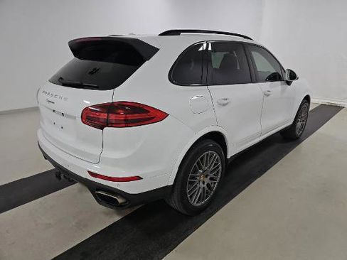 Used 2018 Porsche Cayenne Platinum Edition AWD/4WD image 2