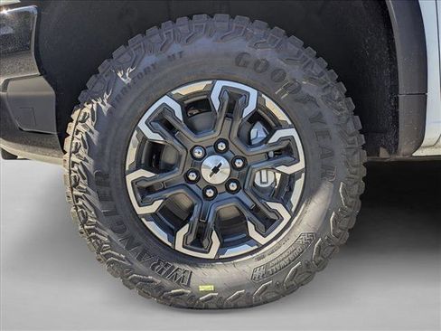 New 2026 Chevrolet Silverado 1500 ZR2 image 10