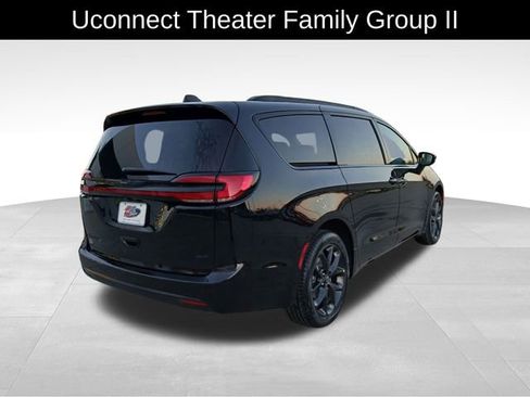 New 2026 Chrysler Pacifica Select AWD/4WD image 5