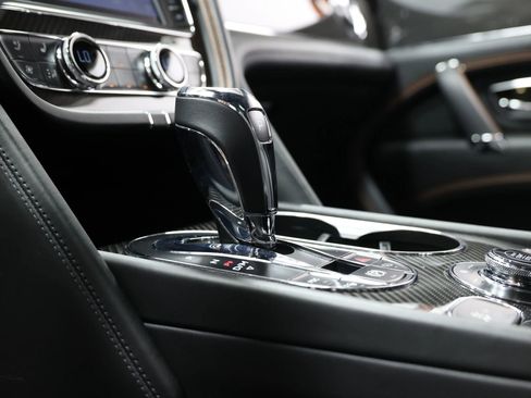 Used 2019 Bentley Bentayga image 43