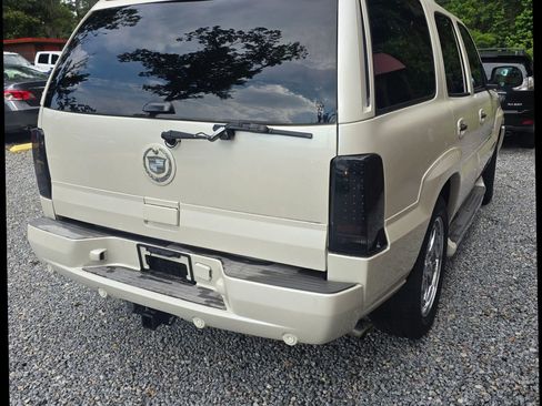 Used 2006 Cadillac Escalade AWD image 12