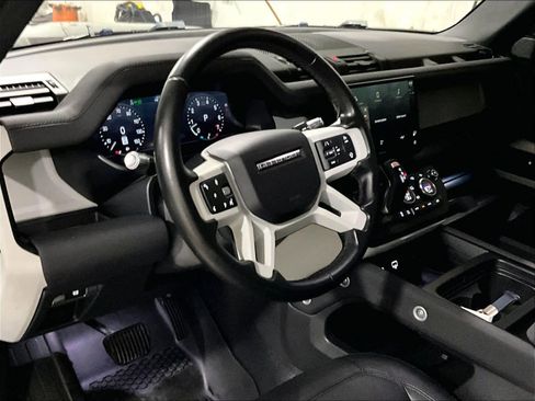 Used 2022 Land Rover Defender 110 SE image 8