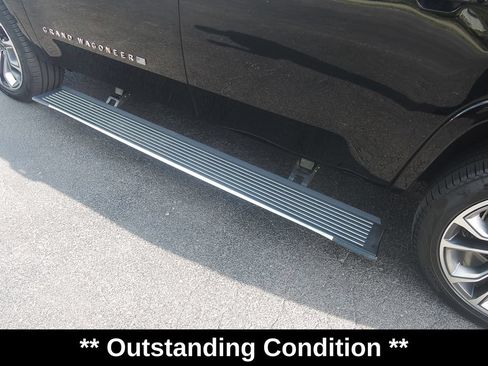 Used 2023 Jeep Grand Wagoneer Series III AWD/4WD image 49