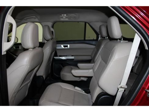 Used 2022 Ford Explorer Limited w/ Equipment Group 301A image 13