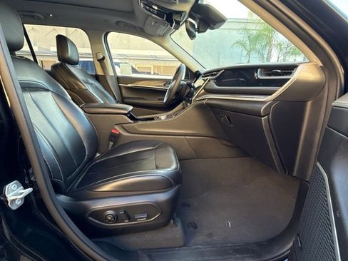 Used 2023 Jeep Grand Cherokee 4WD 4xe image 23