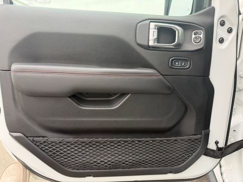 Used 2019 Jeep Wrangler Unlimited Rubicon w/ Dual Top Group image 16