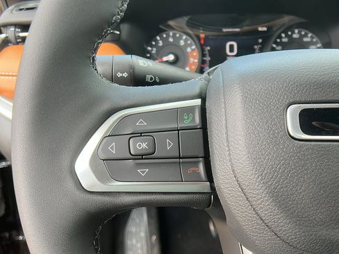 New 2025 Jeep Compass Limited image 24