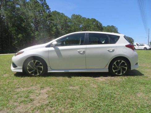 Used 2017 Toyota Corolla iM FWD image 1
