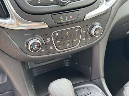 Used 2024 Chevrolet Equinox LT FWD image 25