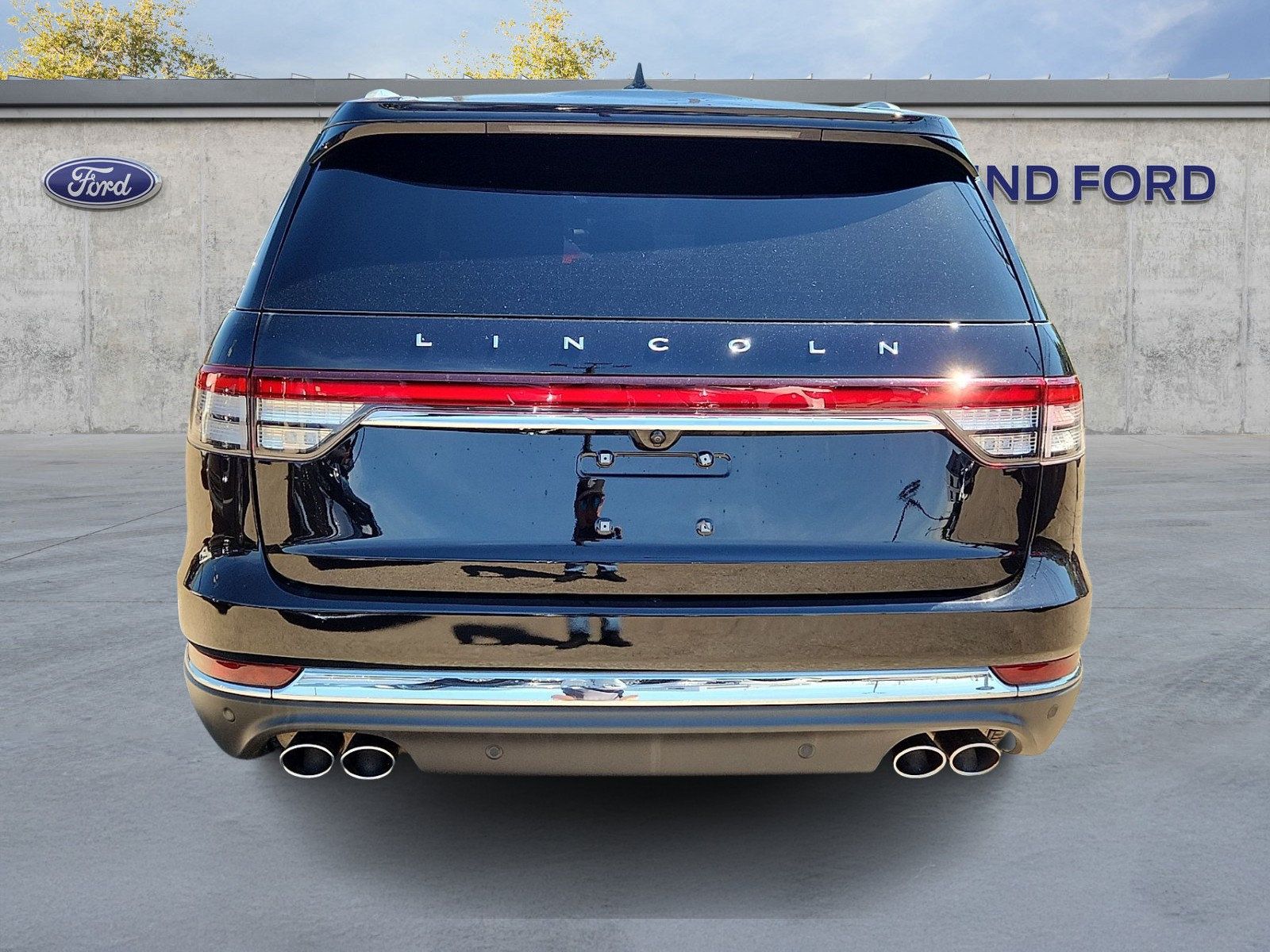 Used 2023 Lincoln Aviator Reserve w/ Equipment Group 201A AWD/4WD image 5
