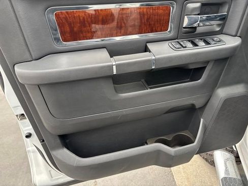 Used 2011 RAM 2500 Laramie w/ Cold Weather Group image 11