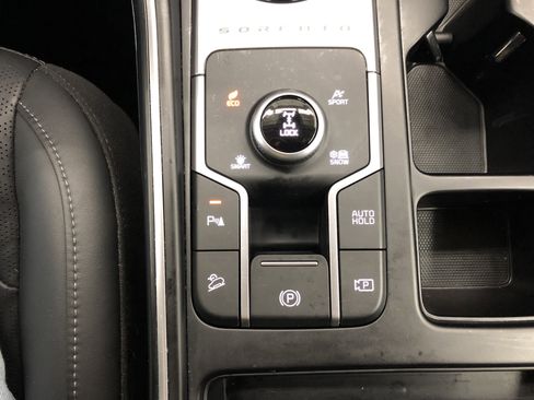 Certified 2023 Kia Sorento EX image 18