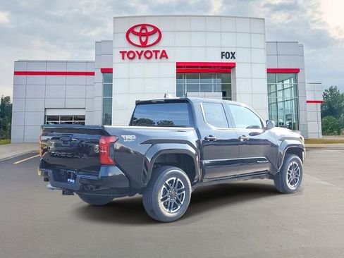 Used 2025 Toyota Tacoma TRD Sport image 4