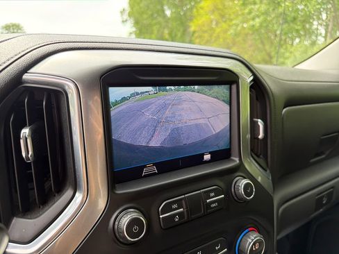 Used 2020 Chevrolet Silverado 1500 LT Trail Boss AWD/4WD image 18