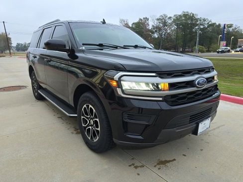 Used 2023 Ford Expedition XLT image 7