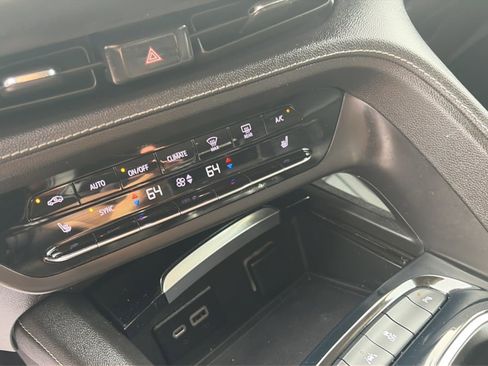 Used 2021 Buick Envision Essence image 16