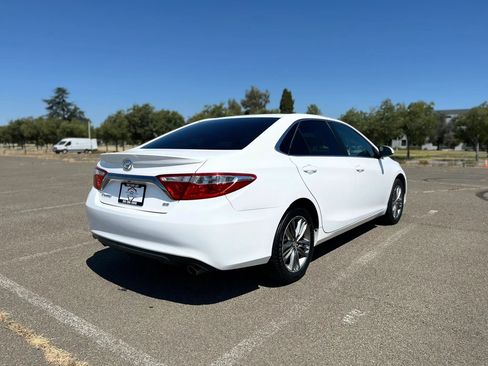 Used 2017 Toyota Camry SE FWD image 6