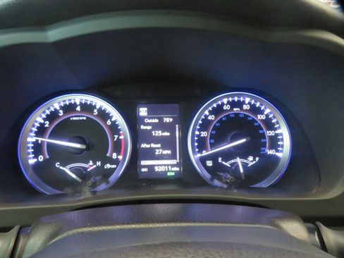 Used 2018 Toyota Highlander XLE AWD/4WD image 35