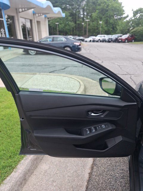 Used 2023 Honda Accord EX image 9