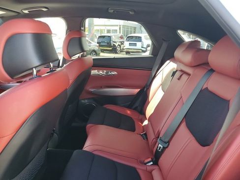 Used 2023 Genesis GV70 2.5T Sport Prestige w/ Sport Prestige Package image 10