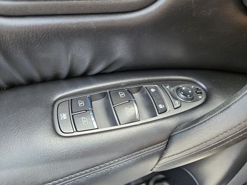 Used 2022 Nissan Armada SL AWD/4WD image 31