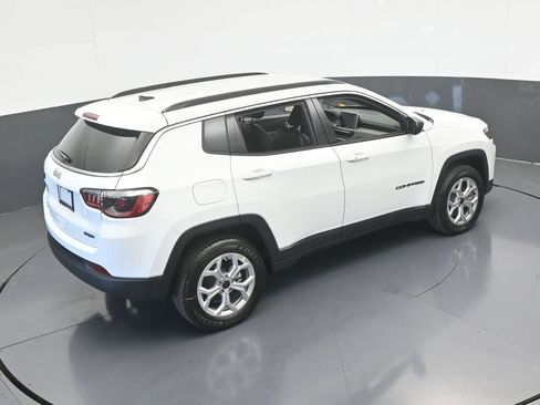 New 2026 Jeep Compass Latitude image 44