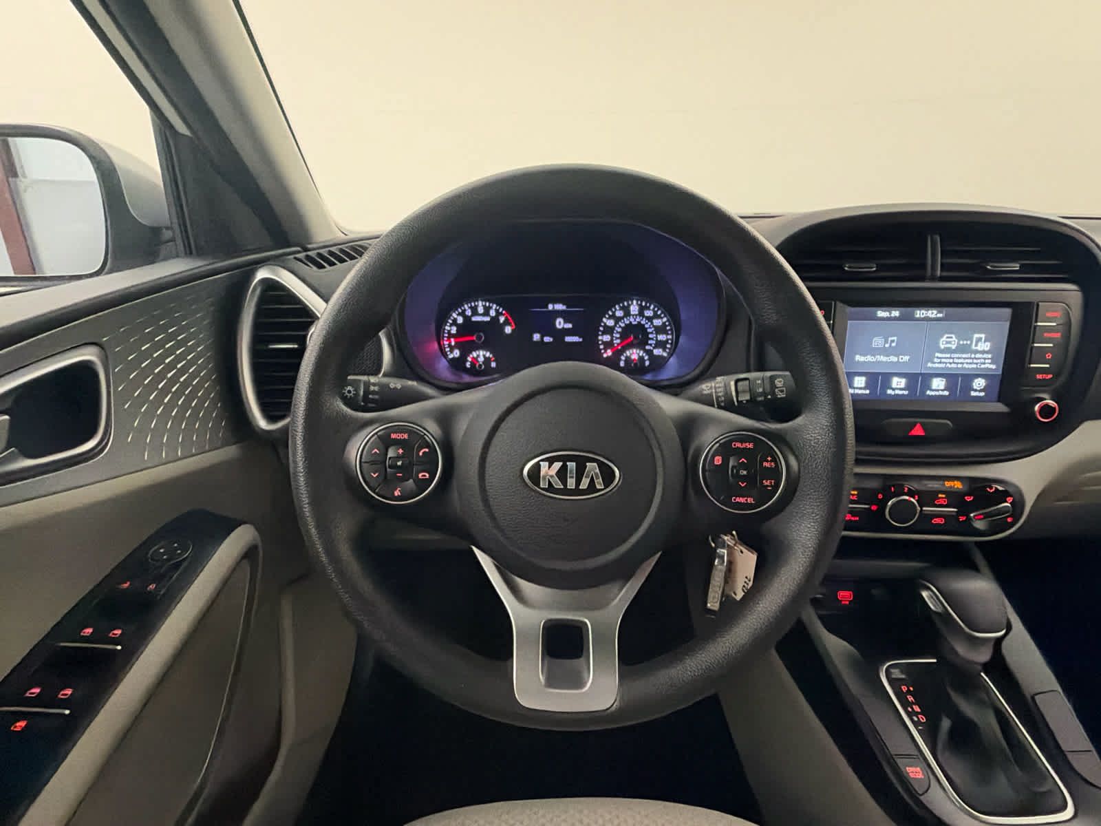 Used 2021 Kia Soul LX FWD image 17