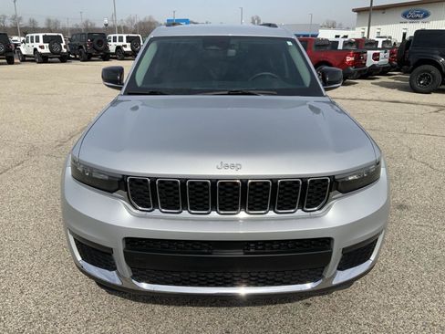 Used 2023 Jeep Grand Cherokee L Limited AWD/4WD image 3