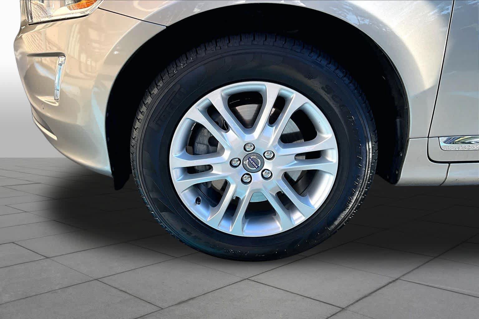 Used 2015 Volvo XC60 T5 Premier FWD image 11