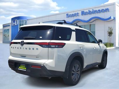 Used 2024 Nissan Pathfinder SV