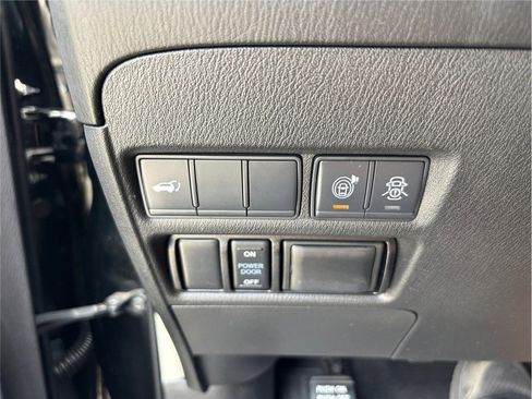 Used 2020 Nissan Armada SL w/ Premium Package image 37