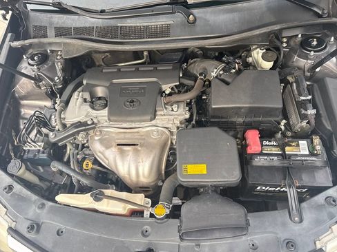 Used 2013 Toyota Camry L image 28