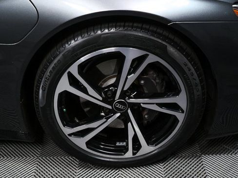 Used 2022 Audi e-tron GT Premium Plus w/ Performance Package image 38