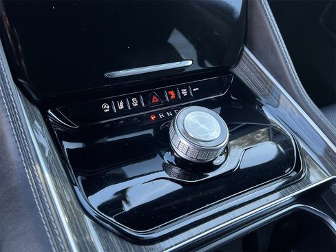 Used 2022 Jeep Wagoneer Series II image 18