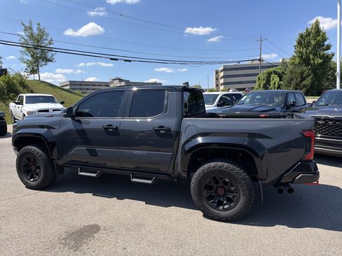 Used 2024 Toyota Tacoma TRD Pro AWD/4WD image 7