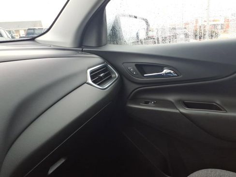 Used 2022 Chevrolet Equinox LT w/ Driver Convenience Package image 19