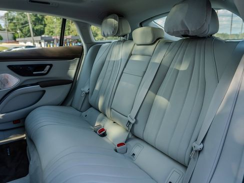 Used 2023 Mercedes-Benz EQS 580 4MATIC Sedan image 19