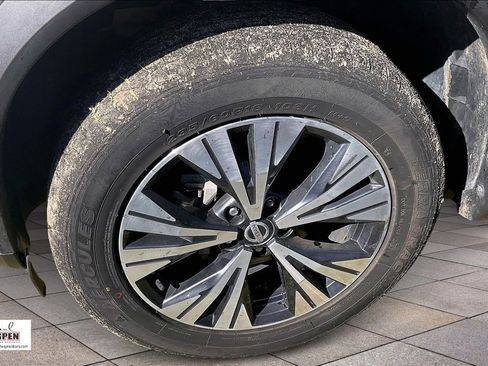 Used 2023 Nissan Rogue SV image 8