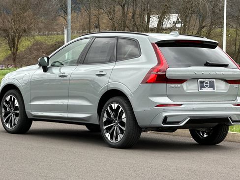 New 2026 Volvo XC60 T8 Plus w/ Protection Package Premier image 5