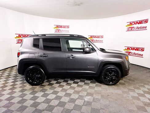Used 2017 Jeep Renegade Altitude AWD/4WD image 15