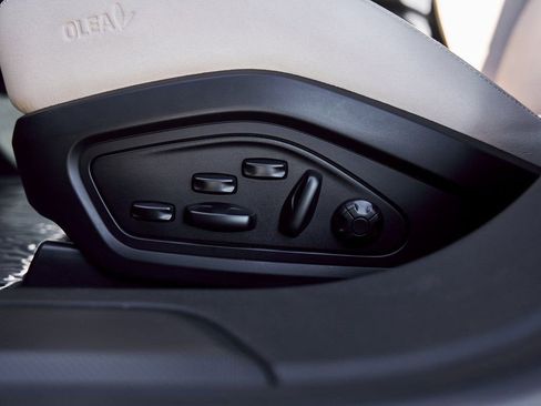 Used 2020 Porsche Taycan Turbo S image 39