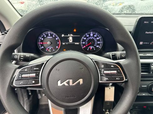 Used 2024 Kia Forte LXS w/ LXS Technology Package FWD image 6