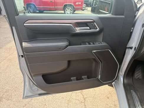Used 2024 Chevrolet Silverado 1500 LT AWD/4WD image 12