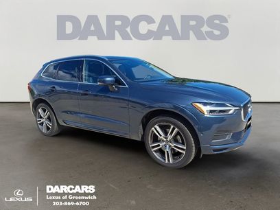 Used 2019 Volvo XC60 T6 Momentum w/ Premium Package