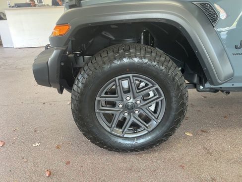 Certified 2025 Jeep Wrangler Sport S image 4