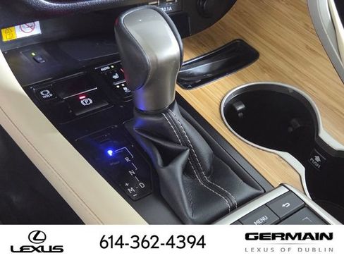 Certified 2022 Lexus RX 350L Premium w/ Premium Package AWD/4WD image 25