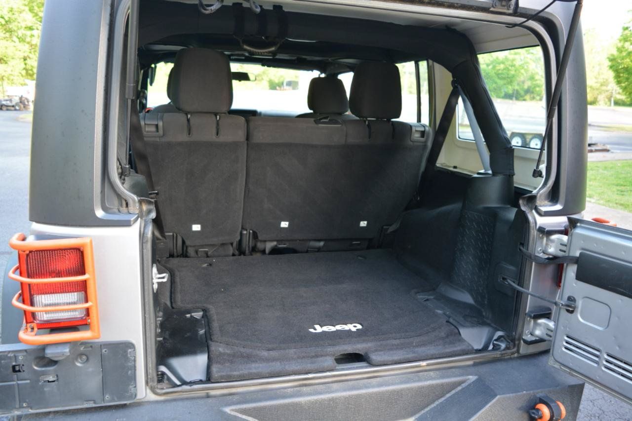 Used 2016 Jeep Wrangler Unlimited Sport w/ Connectivity Group AWD/4WD image 19