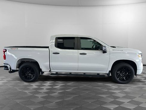 Used 2022 Chevrolet Silverado 1500 Custom AWD/4WD image 4