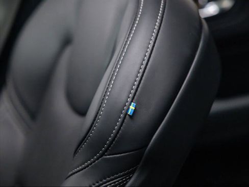 Used 2021 Volvo XC60 T8 Inscription w/ Advanced Package image 19